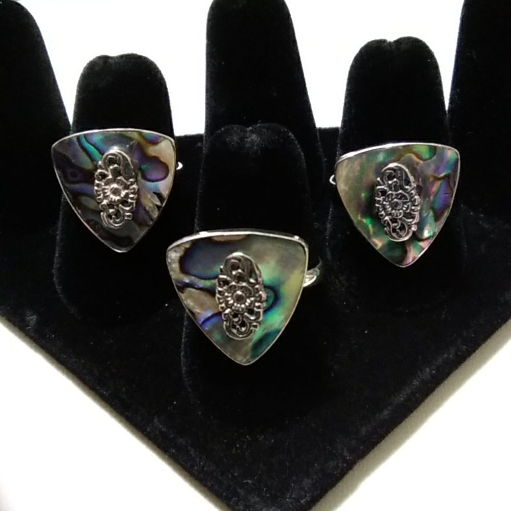 3/$50💎 Abalone Ring